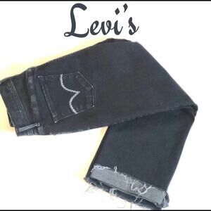 EUC Levi’s 512 Slimming Bootcut Distressed Jeans